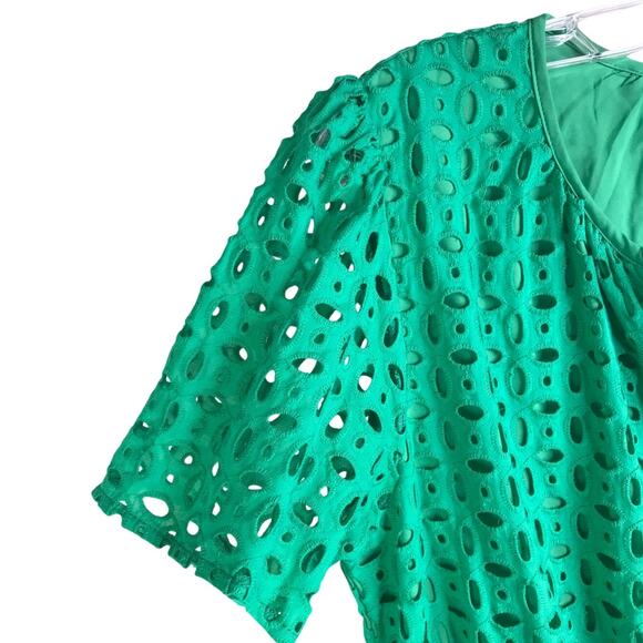 Pretty Garden Dress Womens Size M Green V-neck Short Sleeve Eyelet Daytime Party - Picture 4 of 8
